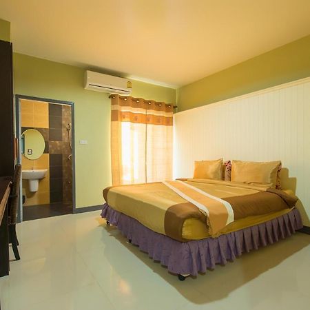 The Corner Hotel (Adults Only) Чіанграй Екстер'єр фото